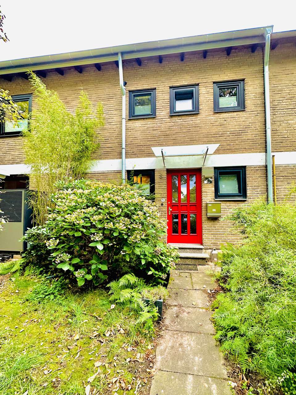 TRAUMHAUS energetisch modernisiert, Luftwärmepumpe und neues Dach 2023, Gartenhaus, sep. Stellplatz