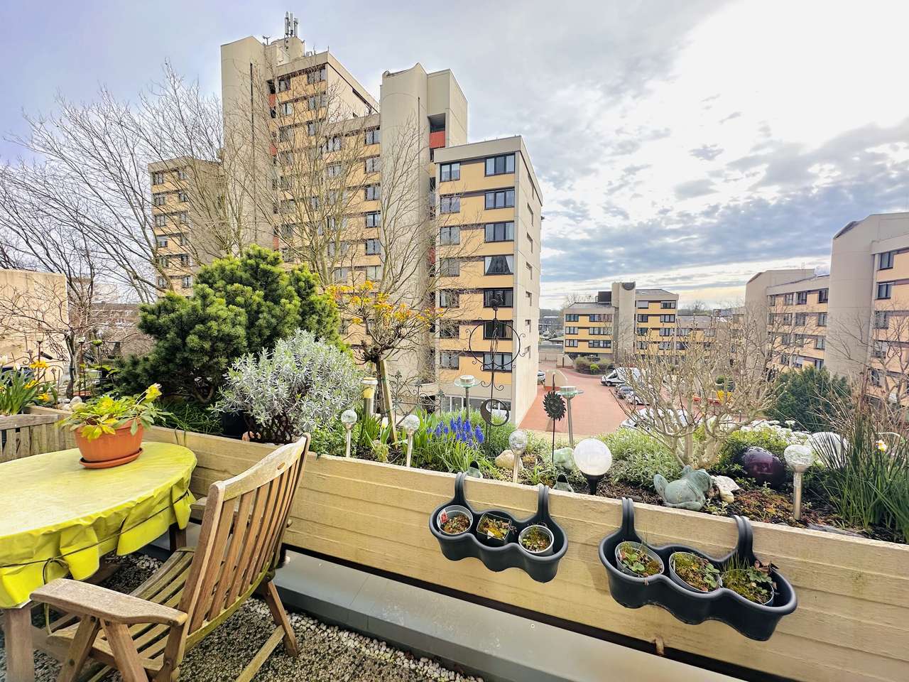 Helle 3 Zimmer mit Stellplatz, großem Balkon und Schwimmbadnutzung für Ihr neues Wohfühl-Zuhause