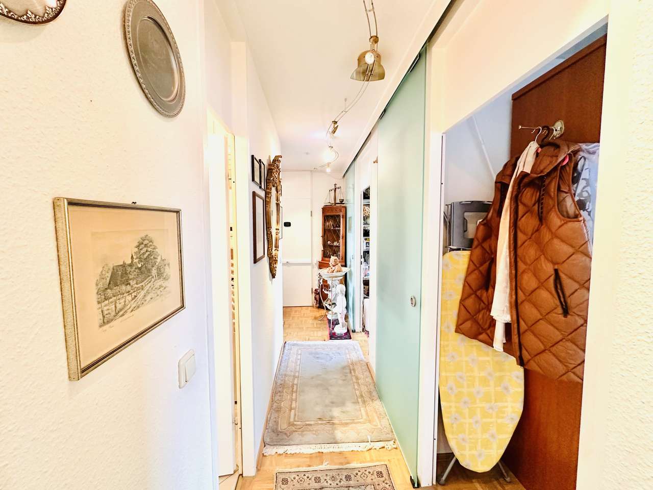 Helle 3 Zimmer mit Stellplatz, großem Balkon und Schwimmbadnutzung für Ihr neues Wohfühl-Zuhause