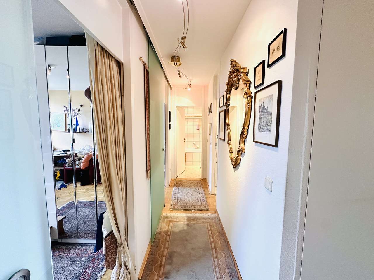 Helle 3 Zimmer mit Stellplatz, großem Balkon und Schwimmbadnutzung für Ihr neues Wohfühl-Zuhause