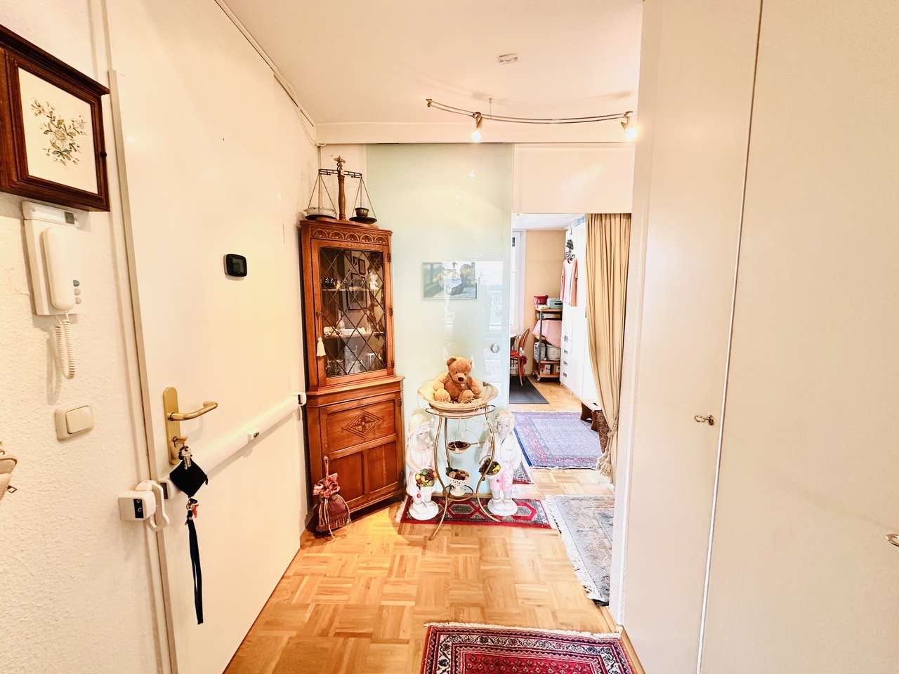 Helle 3 Zimmer mit Stellplatz, großem Balkon und Schwimmbadnutzung für Ihr neues Wohfühl-Zuhause