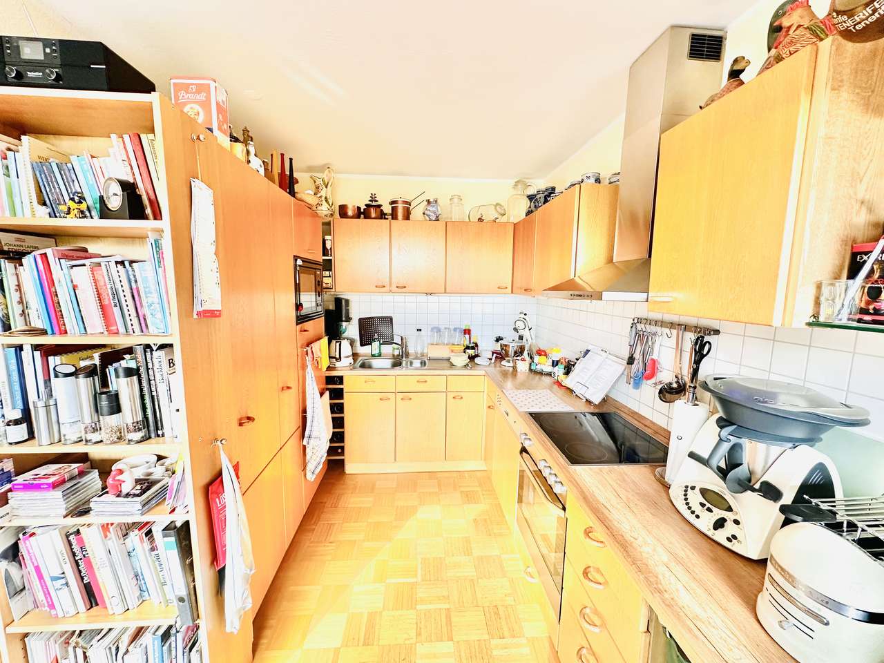 Helle 3 Zimmer mit Stellplatz, großem Balkon und Schwimmbadnutzung für Ihr neues Wohfühl-Zuhause