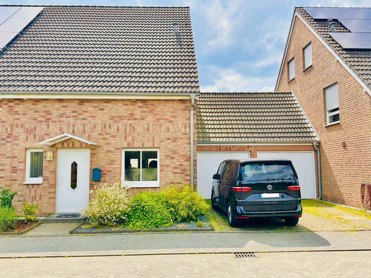 Traumhaus mit Wintergarten Sylter Flair, Garage, Stellplatz, Fußbodenheizung Baujahr 2004 Osterrath