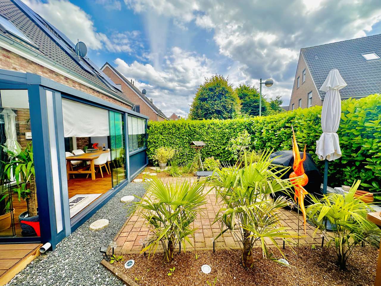 Traumhaus mit Wintergarten Sylter Flair, Garage, Stellplatz, Fußbodenheizung Baujahr 2004 Osterrath