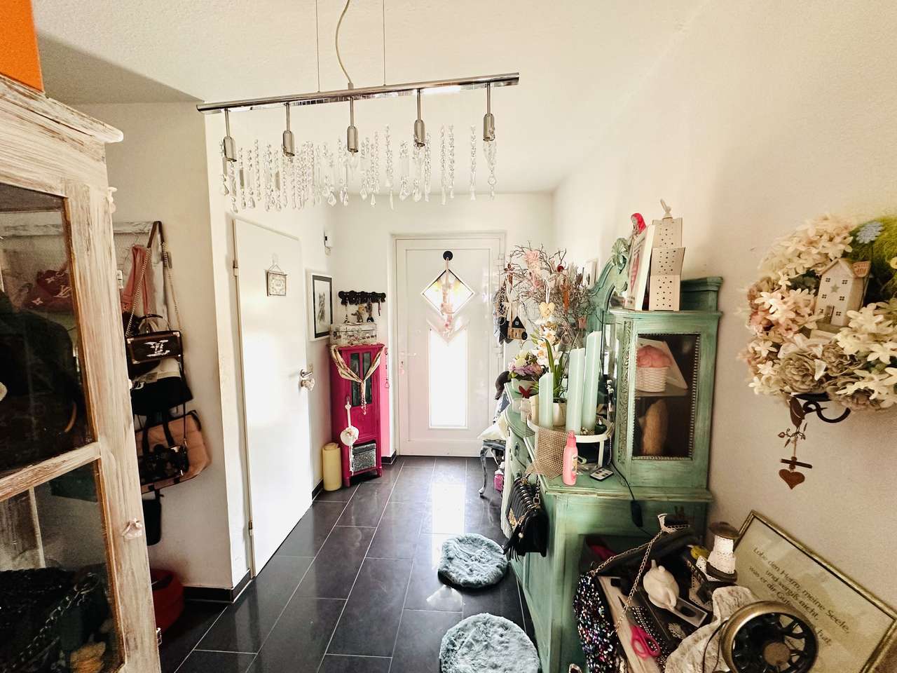 IHR NEUES FAMILIENHAUS MIT GARTEN, KELLER, BAUJAHR 1994, ZWEI STELLPLÄTZE