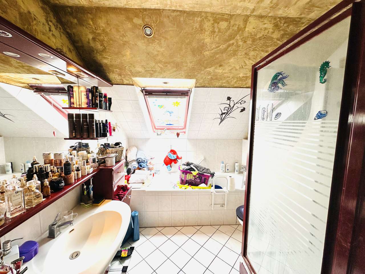 IHR NEUES FAMILIENHAUS MIT GARTEN, KELLER, BAUJAHR 1994, ZWEI STELLPLÄTZE