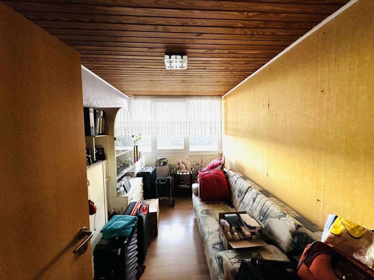 TRAUMWOHNUNG MIT TRAUMBLICK 106 qm, großer Balkon, 4 Zimmer, Bad, Aufzug, Garage