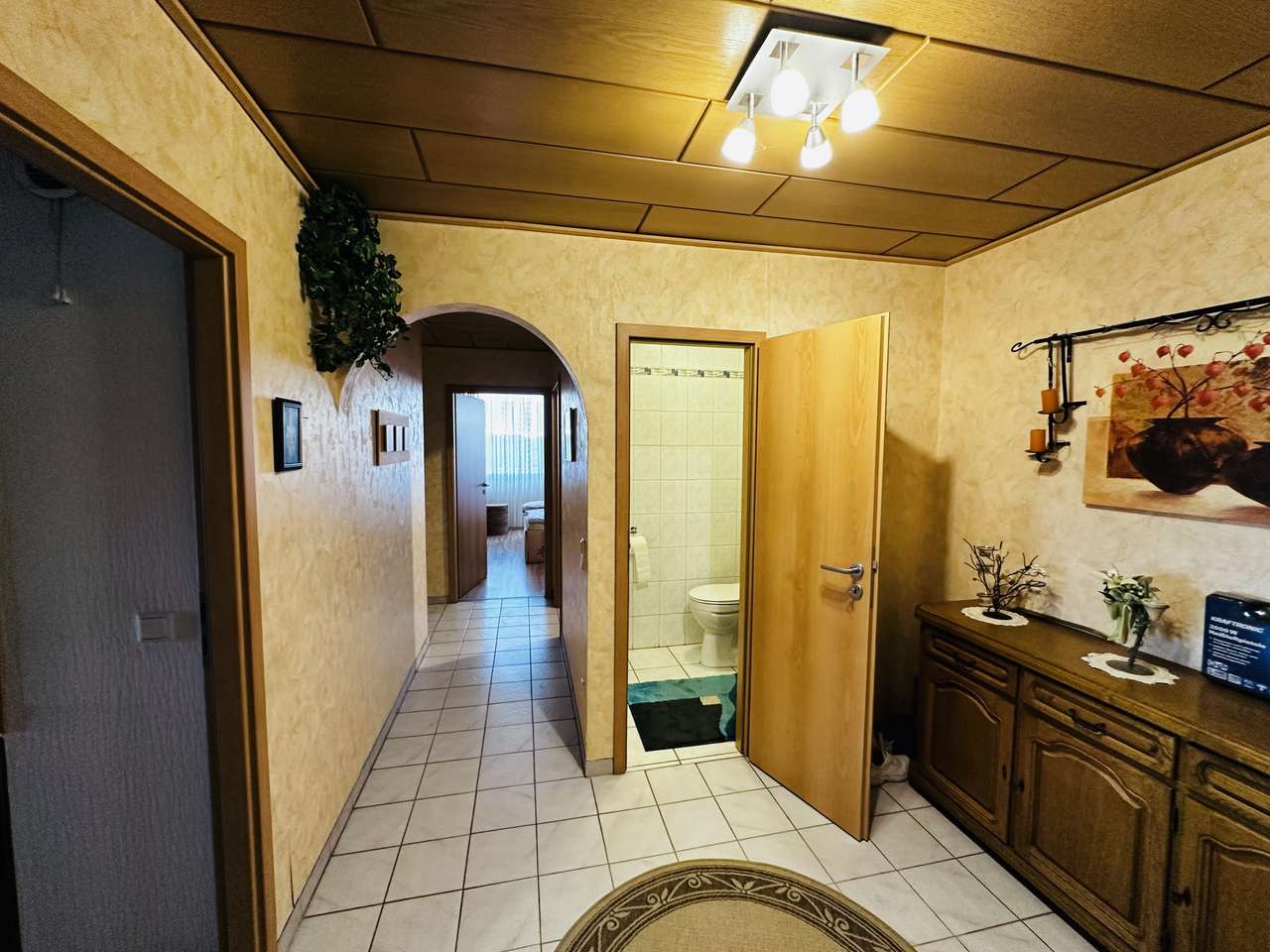 TRAUMWOHNUNG MIT TRAUMBLICK 106 qm, großer Balkon, 4 Zimmer, Bad, Aufzug, Garage