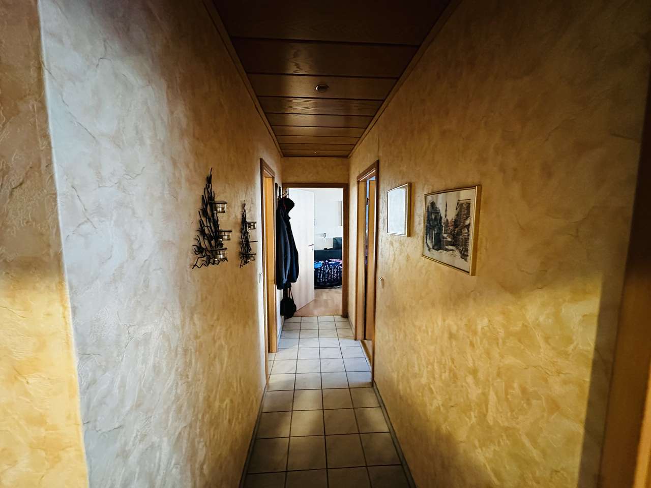 TRAUMWOHNUNG MIT TRAUMBLICK 106 qm, großer Balkon, 4 Zimmer, Bad, Aufzug, Garage