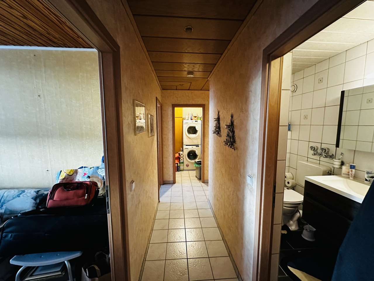 TRAUMWOHNUNG MIT TRAUMBLICK 106 qm, großer Balkon, 4 Zimmer, Bad, Aufzug, Garage