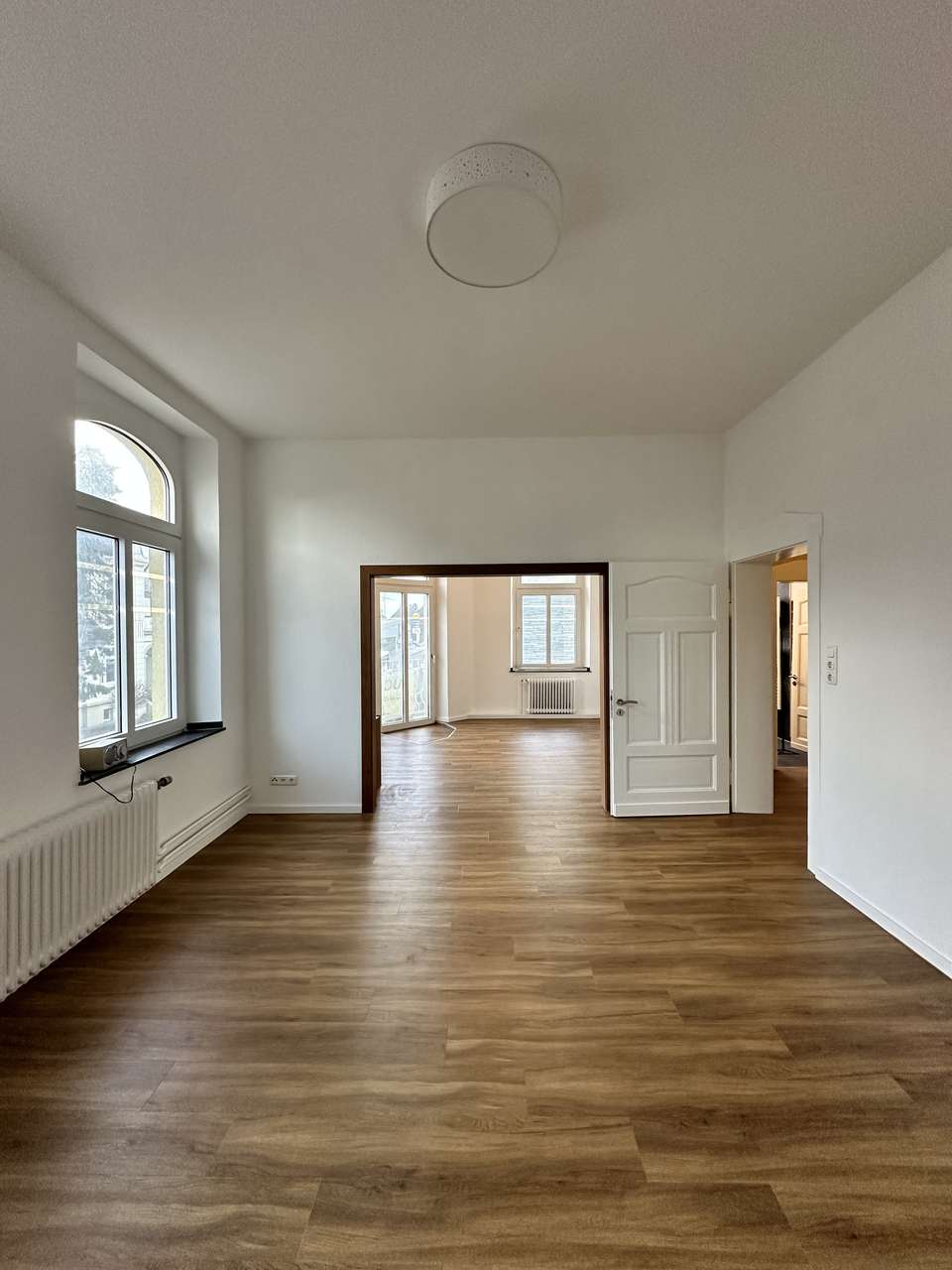 Kernsanierte Wohnung auf zwei Etagen in zentraler Nähe mit 6,5 Zimmer