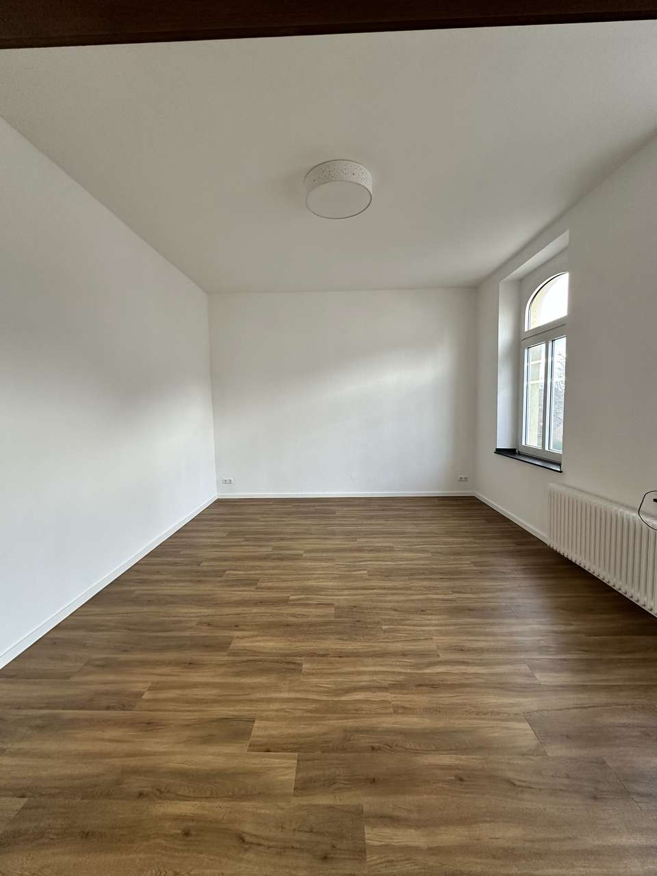 Kernsanierte Wohnung auf zwei Etagen in zentraler Nähe mit 6,5 Zimmer