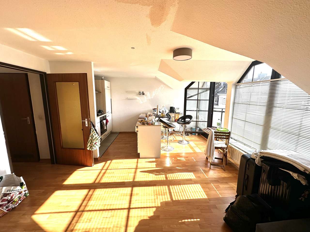 Maisonette Wohnung 2 Zimmer, Balkon,Einbauküche im DG,Duplex Stellplatz, 4.OG ohne Aufzug