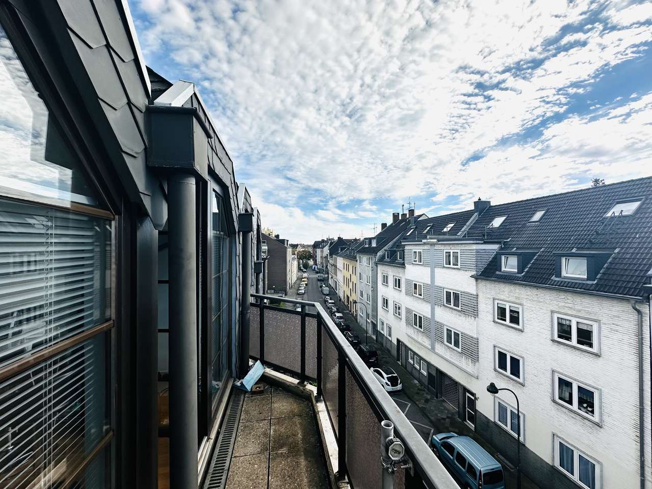 Maisonette Wohnung 2 Zimmer, Balkon,Einbauküche im DG,Duplex Stellplatz, 4.OG ohne Aufzug