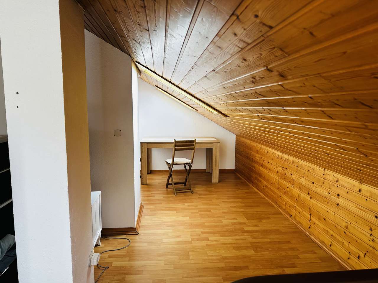 Maisonette Wohnung 2 Zimmer, Balkon,Einbauküche im DG,Duplex Stellplatz, 4.OG ohne Aufzug