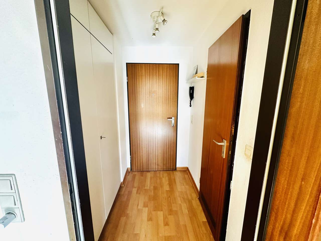 Maisonette Wohnung 2 Zimmer, Balkon,Einbauküche im DG,Duplex Stellplatz, 4.OG ohne Aufzug