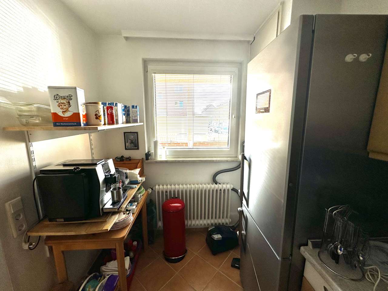 Charmante und gut geschnittene 2-Zimmer-Wohnung mit Balkon und Garage – modernisiert & bezugsfertig!