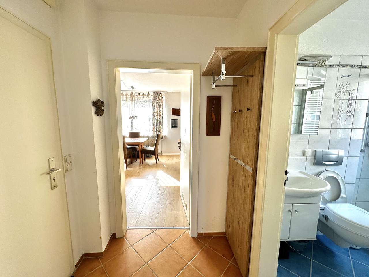 Charmante und gut geschnittene 2-Zimmer-Wohnung mit Balkon und Garage – modernisiert & bezugsfertig!