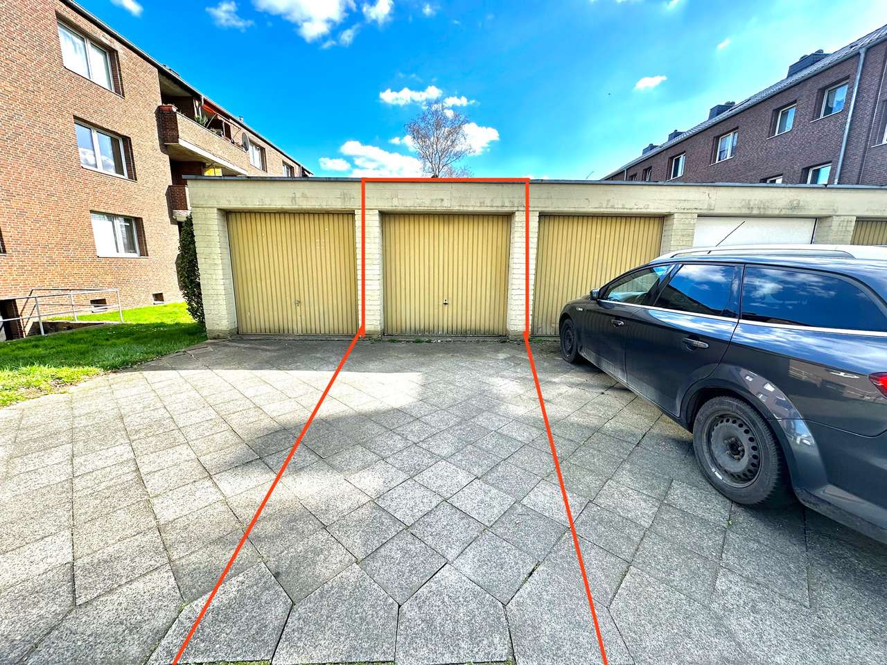 Charmante und gut geschnittene 2-Zimmer-Wohnung mit Balkon und Garage – modernisiert & bezugsfertig!