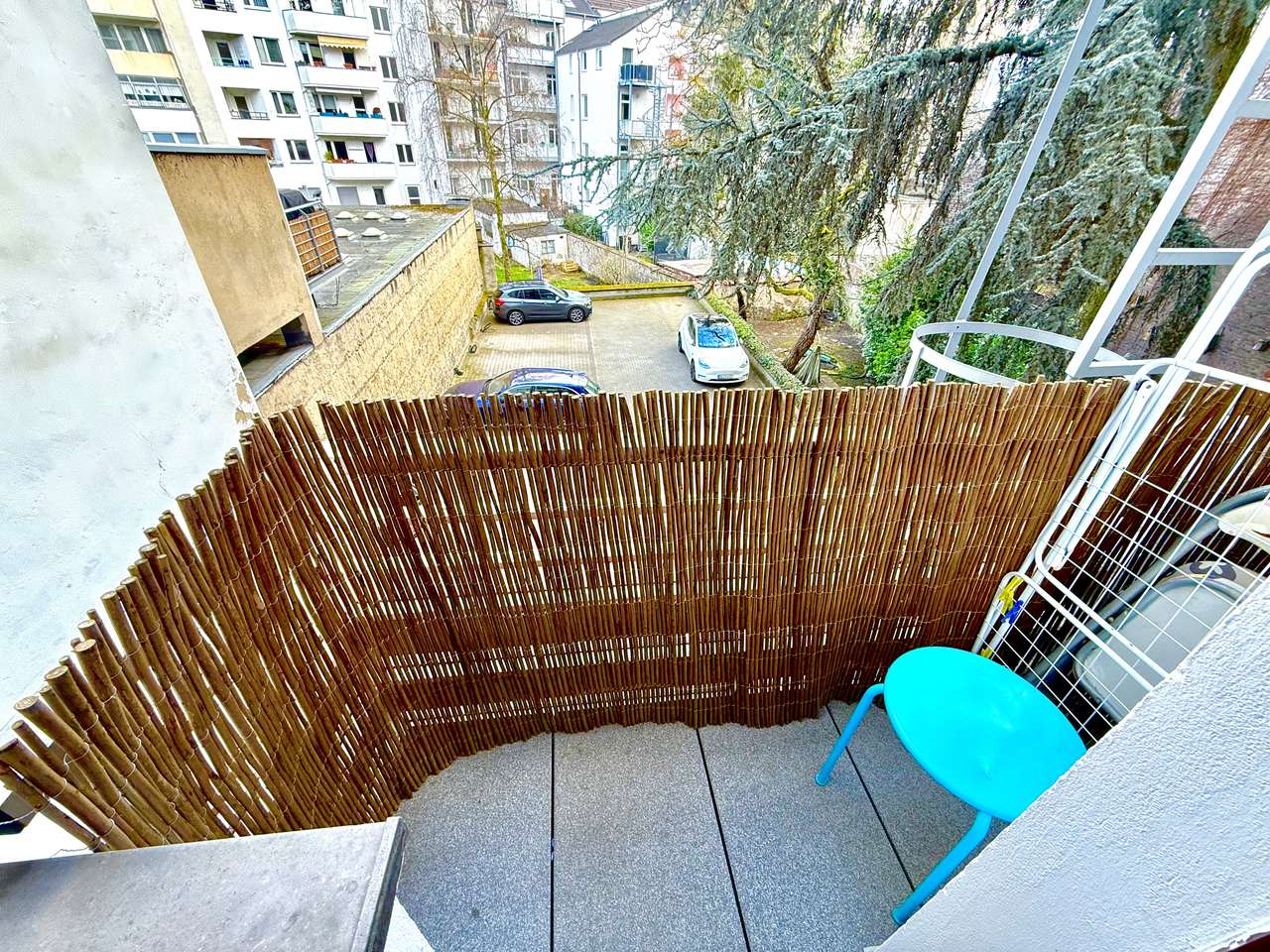 MÖBILIERTE WOHNUNG STELLPLATZ, AUFZUG 1,5 ZIMMER, Küche,  IN DER NÄHE RHEINTURM - 360 Grad-Rundgang