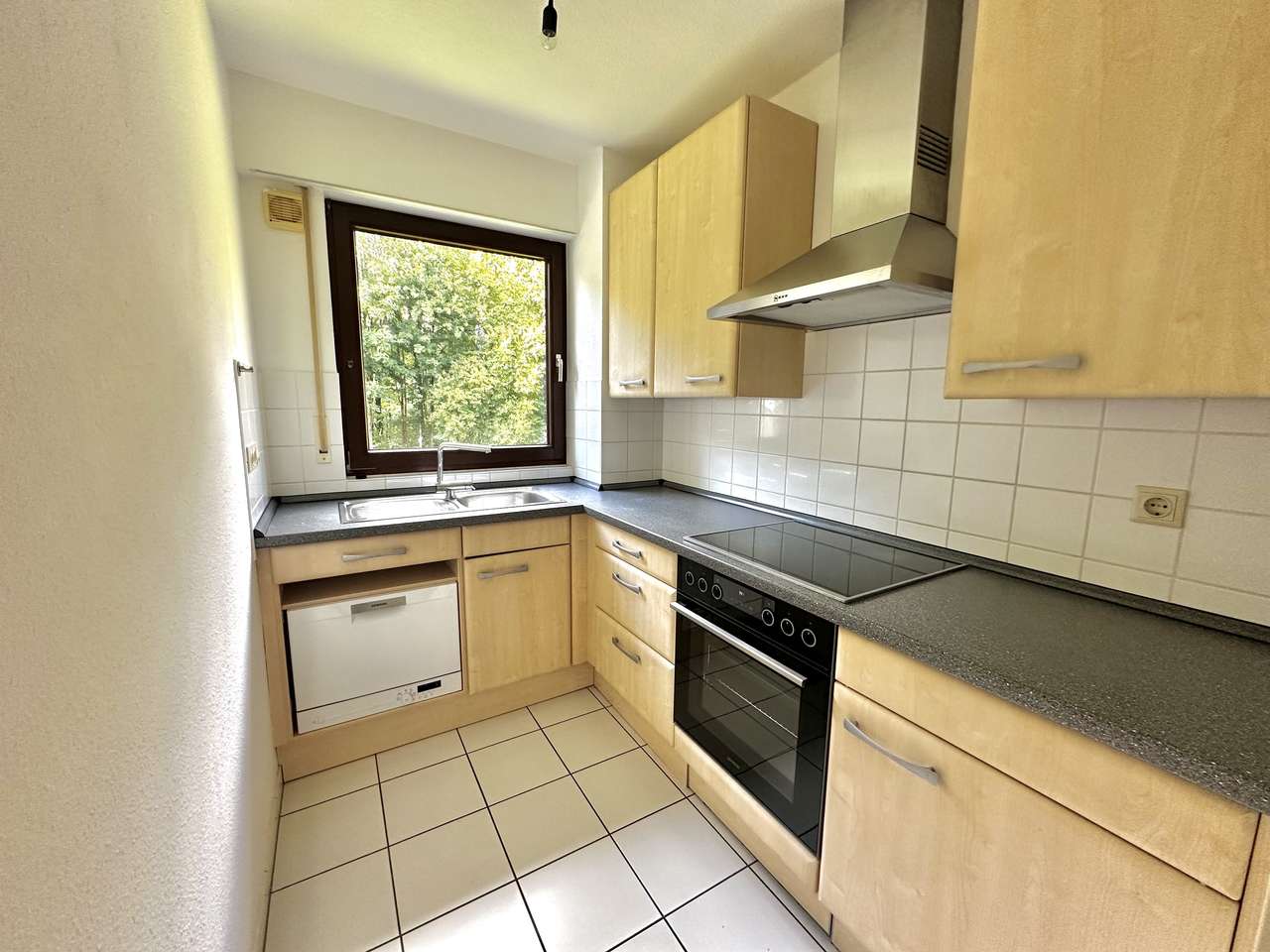 2-Zimmerwohnung, Süd-Westbalkon, Einbauküche + optionaler TG-Stellplatz