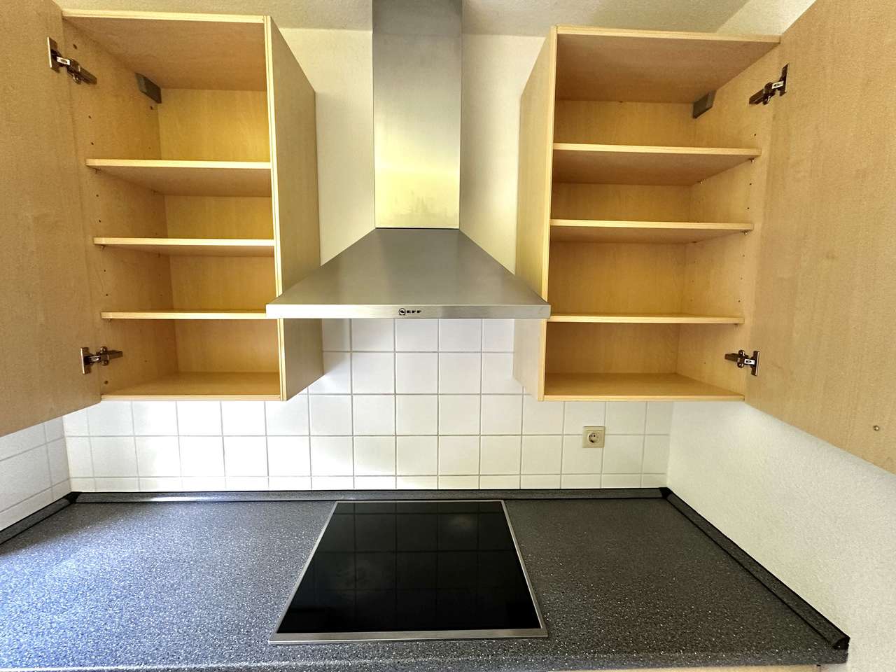 2-Zimmerwohnung, Süd-Westbalkon, Einbauküche + optionaler TG-Stellplatz