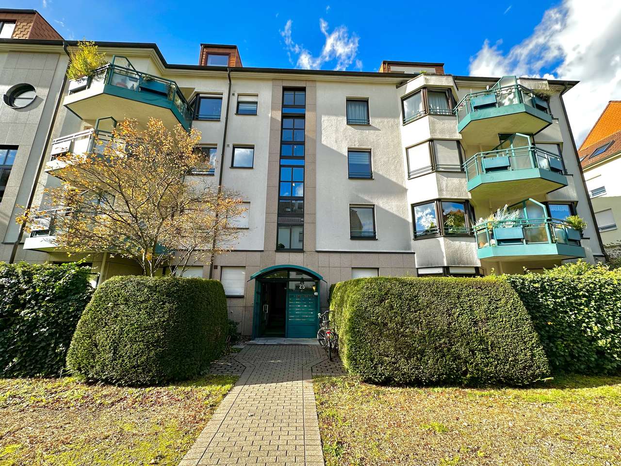 2-Zimmerwohnung, Süd-Westbalkon, Einbauküche + optionaler TG-Stellplatz