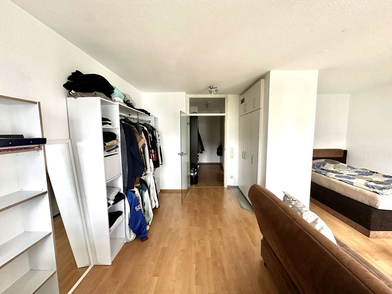 Single-Wohnung mit Küche,Südbalkon mit Gartenblick+ optionaler TG-Stellplatz in Neu-Ehrenfeld