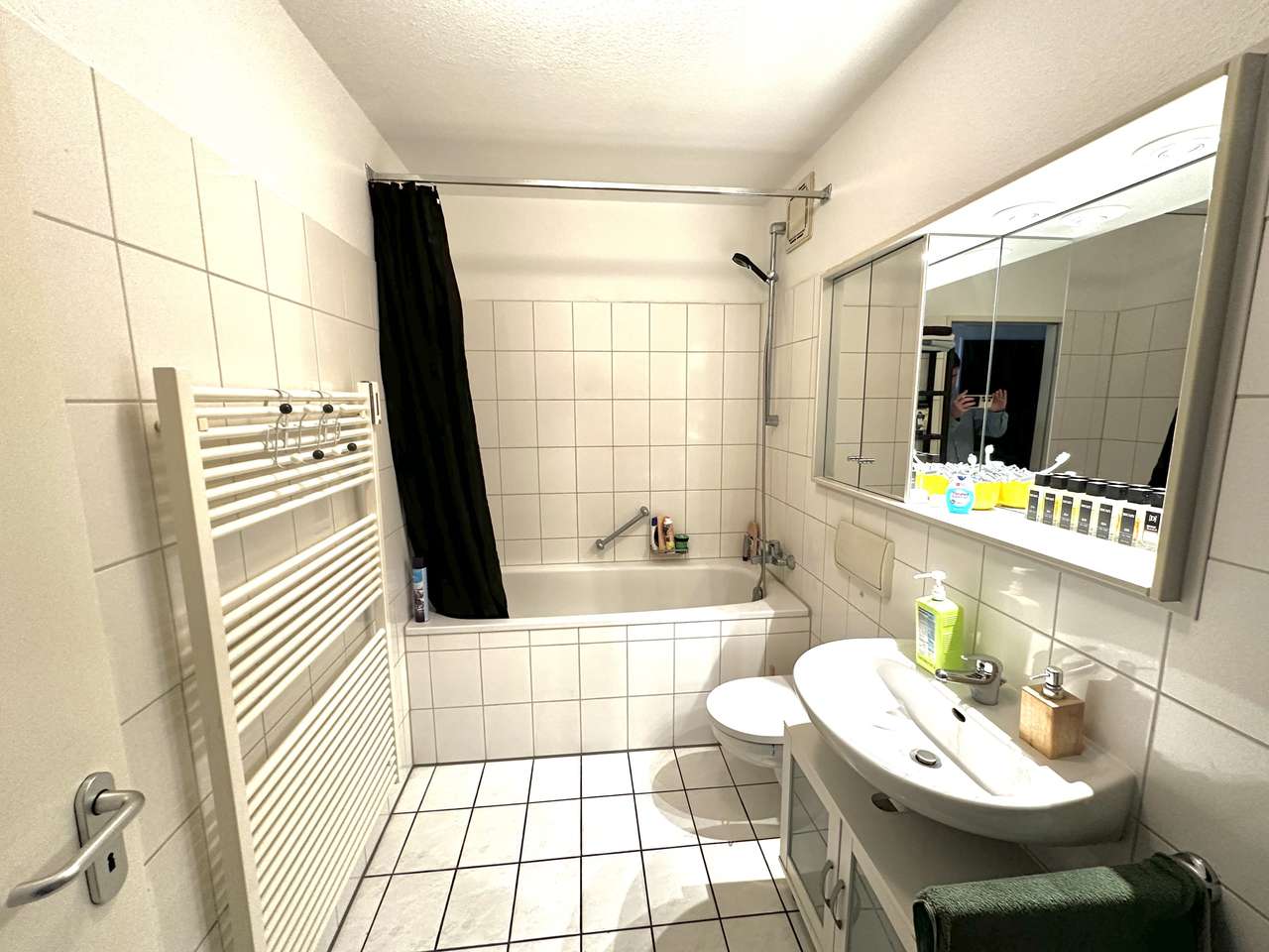 Single-Wohnung mit Küche,Südbalkon mit Gartenblick+ optionaler TG-Stellplatz in Neu-Ehrenfeld