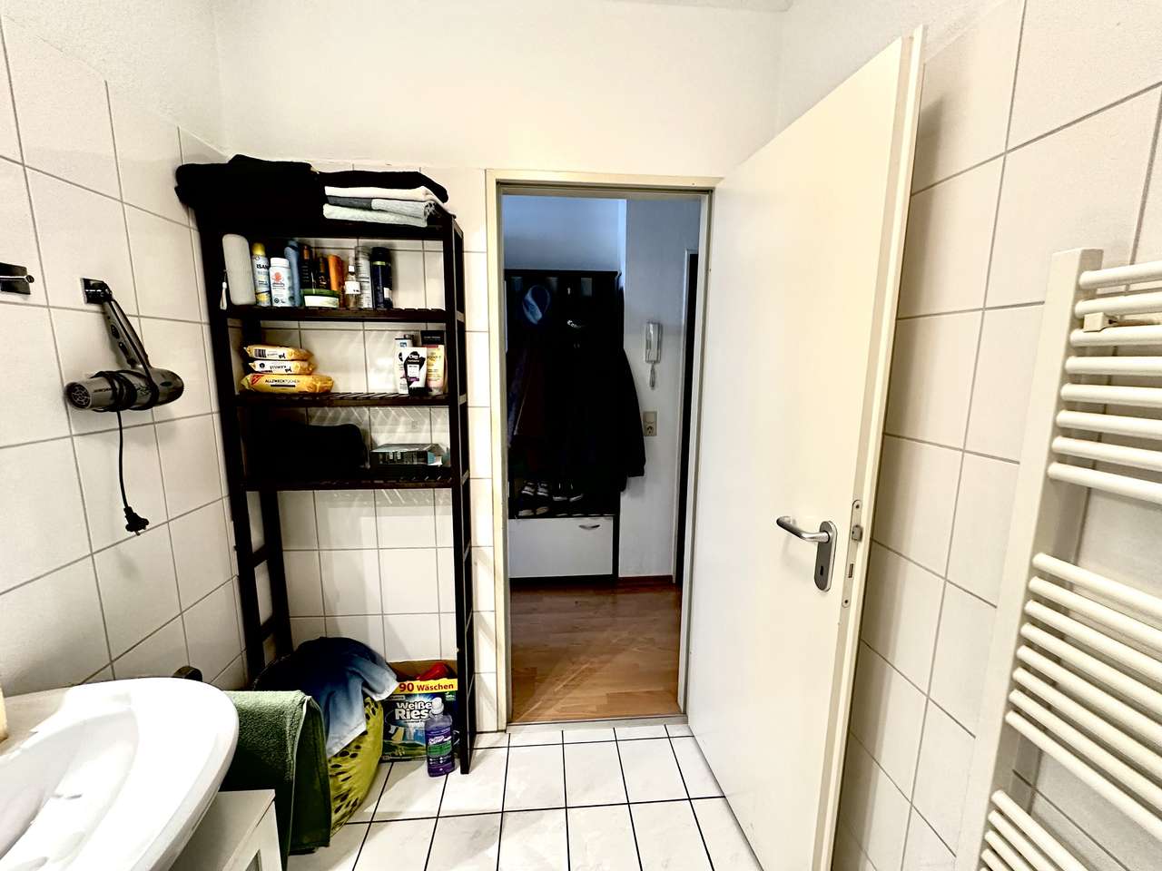 Single-Wohnung mit Küche,Südbalkon mit Gartenblick+ optionaler TG-Stellplatz in Neu-Ehrenfeld