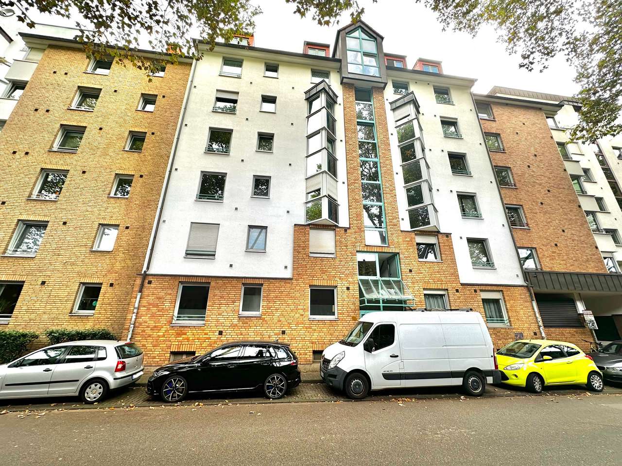Single-Wohnung mit Küche,Südbalkon mit Gartenblick+ optionaler TG-Stellplatz in Neu-Ehrenfeld