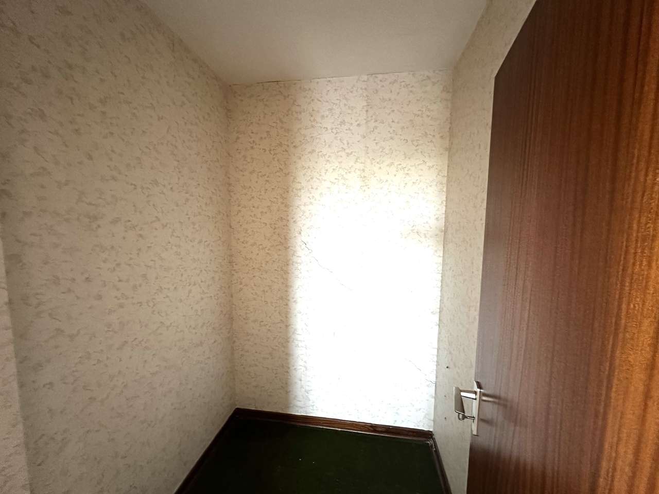 Lichtdurchflutete 3,5 Balkonwohnung + TG +ggf. offene Küche in guter Lage mit tollem Blick ins Grüne