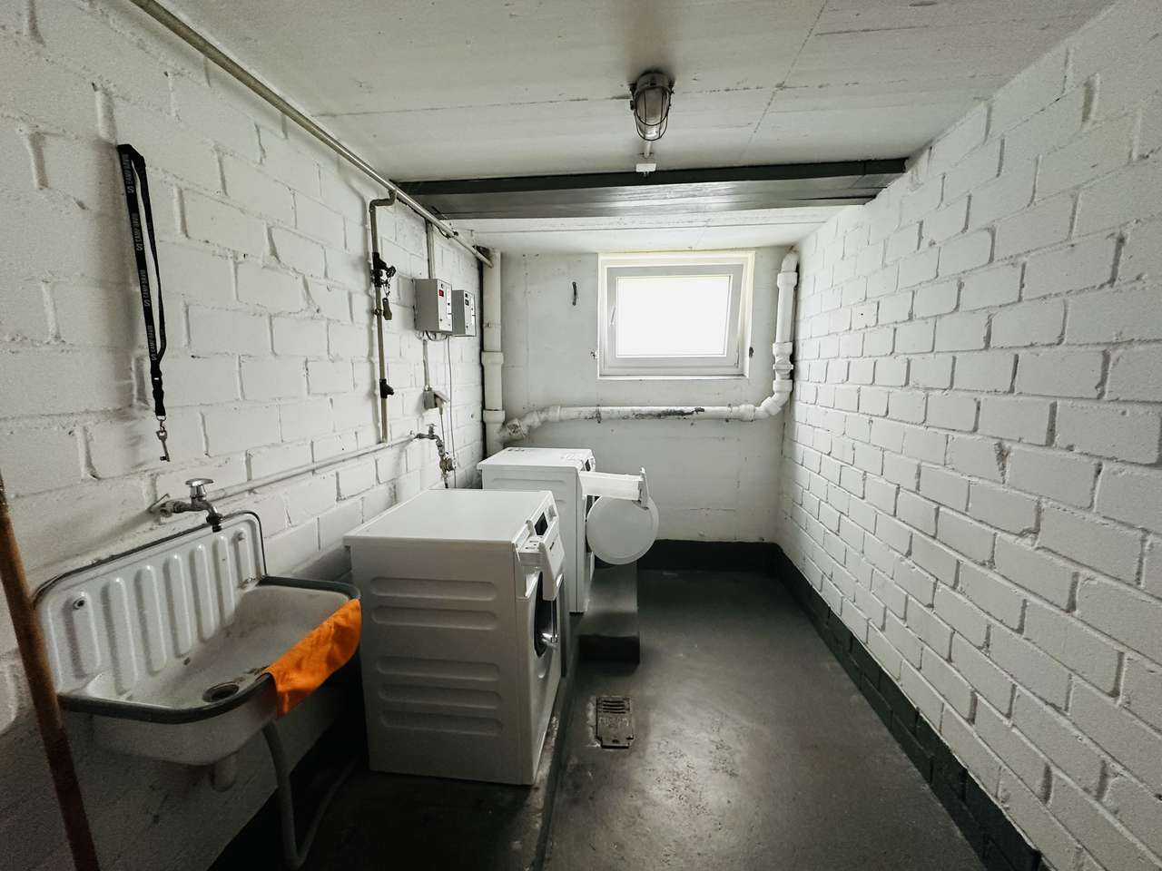 Lichtdurchflutete 3,5 Balkonwohnung + TG +ggf. offene Küche in guter Lage mit tollem Blick ins Grüne