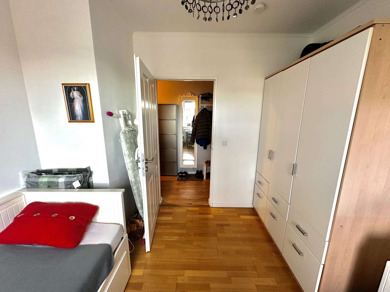 Helle 3-Zimmer-Wohnung mit Balkon, Einbauküche im 2. OG in Eller