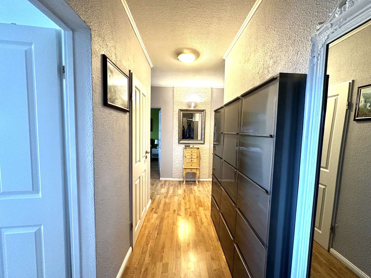 Helle 3-Zimmer-Wohnung mit Balkon, Einbauküche im 2. OG in Eller