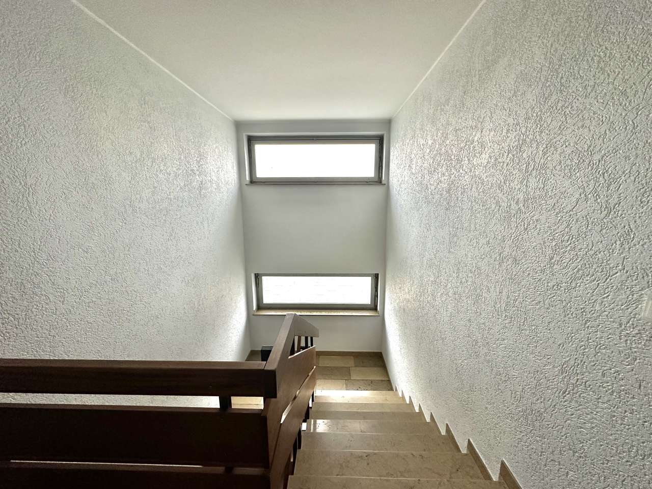 Helle 3-Zimmer-Wohnung mit Balkon, Einbauküche im 2. OG in Eller