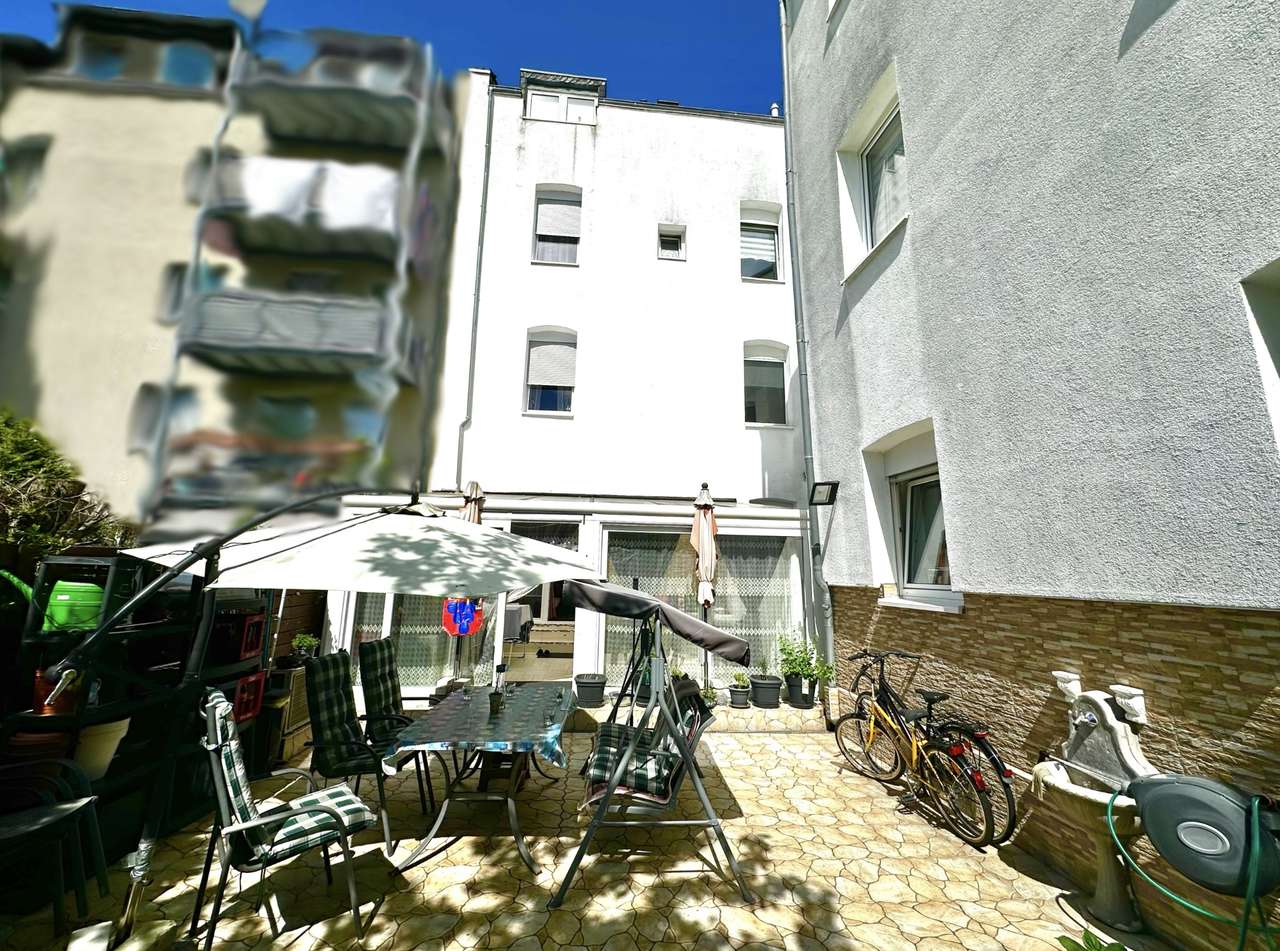 72.888€ Jährliche Rendite Top-Saniertes Mehrfamilienhaus mit 8 Wohneinheiten in Lierenfeld