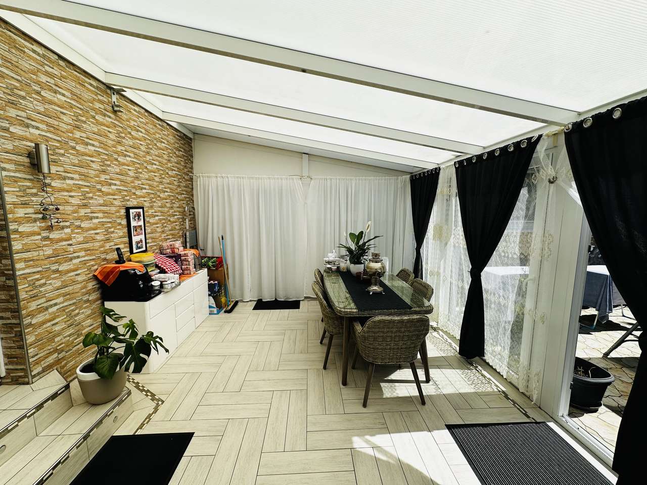 72.888€ Jährliche Rendite Top-Saniertes Mehrfamilienhaus mit 8 Wohneinheiten in Lierenfeld