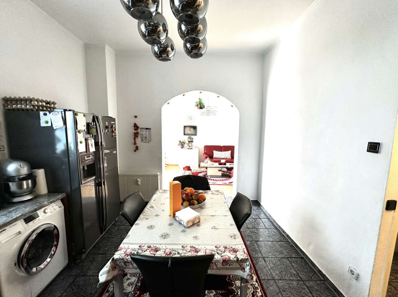 72.888€ Jährliche Rendite Top-Saniertes Mehrfamilienhaus mit 8 Wohneinheiten in Lierenfeld