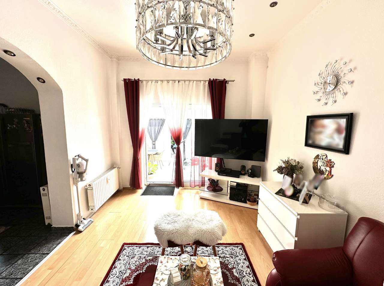 72.888€ Jährliche Rendite Top-Saniertes Mehrfamilienhaus mit 8 Wohneinheiten in Lierenfeld