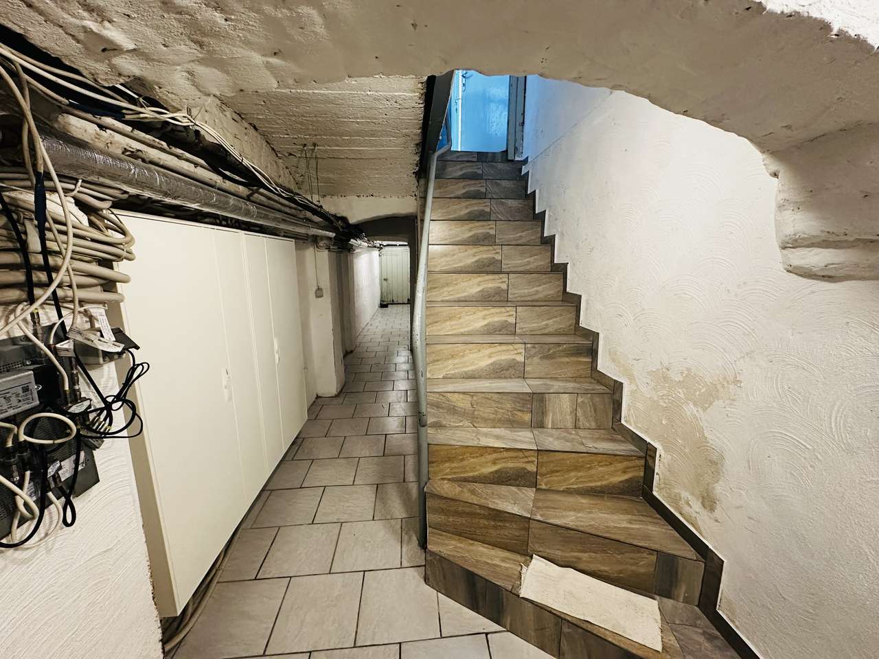 72.888€ Jährliche Rendite Top-Saniertes Mehrfamilienhaus mit 8 Wohneinheiten in Lierenfeld