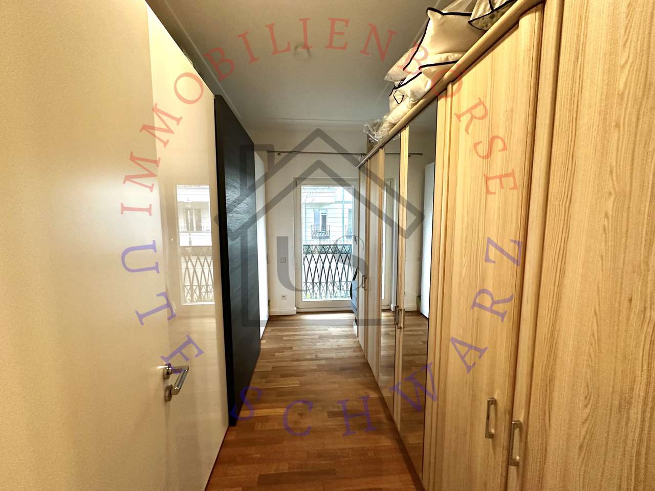 Gehobenes Wohnen in den Heinrich-Heine Gärten in großzügigen 188 Qm 5 Zimmer Maisonette + Eckbalkon