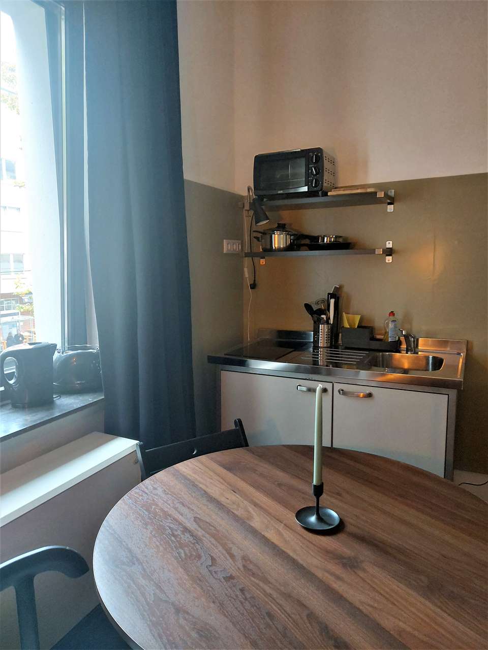 Pempelfort, 1-Zimmer-Wohnung, Miniküche 21 qm, frei ab sofort zum Selbstbezug od. Vermietung