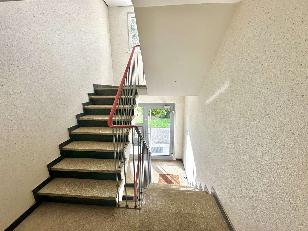 4 Zimmer EG Wohnung mit Balkon, Garten Stellplatz und optional Garage