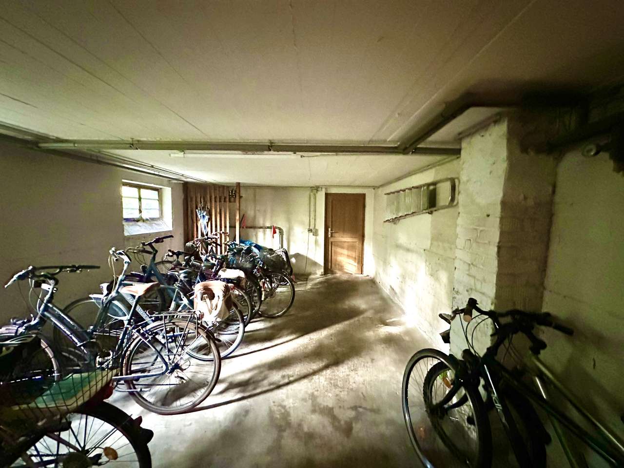 4 Zimmer EG Wohnung mit Balkon, Garten Stellplatz und optional Garage