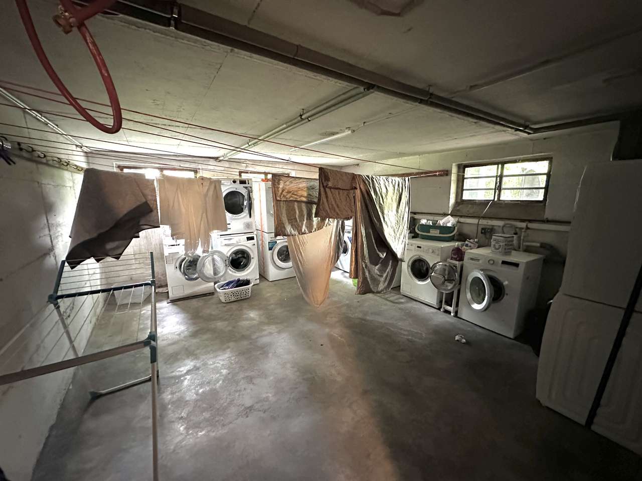 4 Zimmer EG Wohnung mit Balkon, Garten Stellplatz und optional Garage