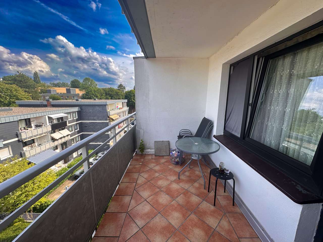 freiwerdende 2-Zimmer-Wohnung mit sonniger Loggia in Erkrath 3.OG
