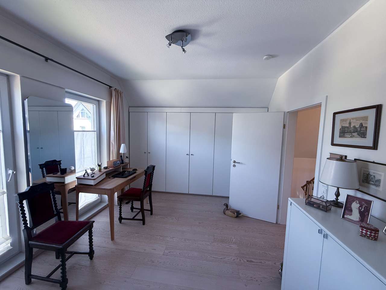 Attraktive moderne Doppelhaushälfte in gehobener Wohnlage – stilvoll wohnen mit Sauna & Südgarten