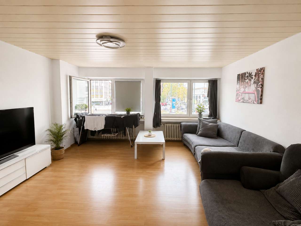Viel Platz mitten in Düsseldorf – großzügige 2-Zimmer-Wohnung am Wehrhahn