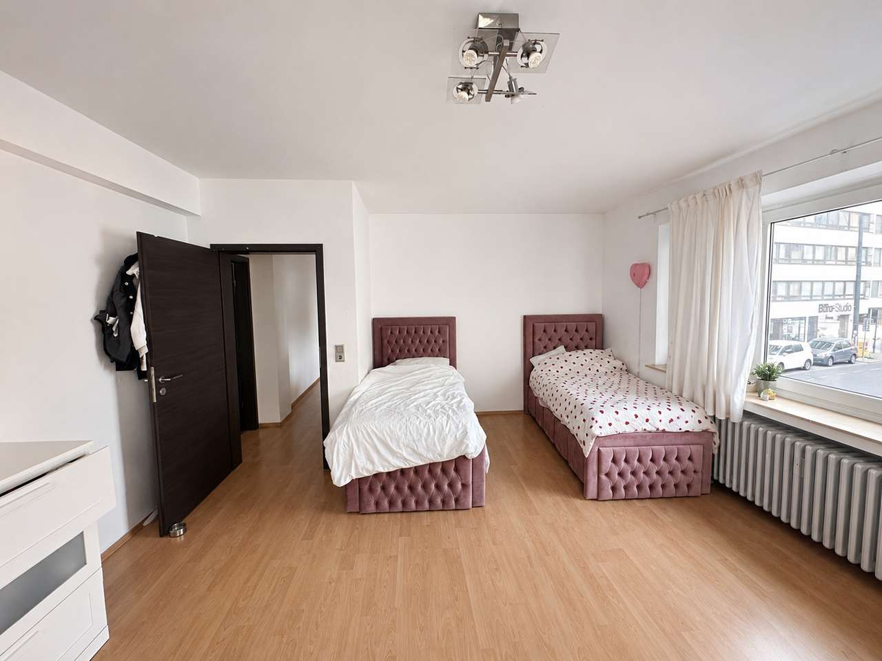 Viel Platz mitten in Düsseldorf – großzügige 2-Zimmer-Wohnung am Wehrhahn